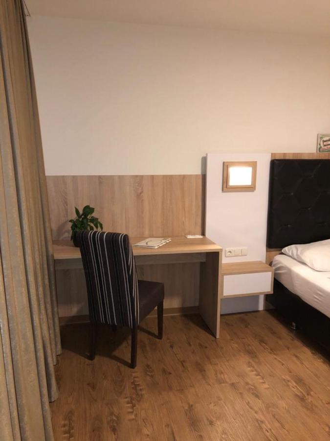 Gastehaus Penny Rooms N Hallein Ngoại thất bức ảnh