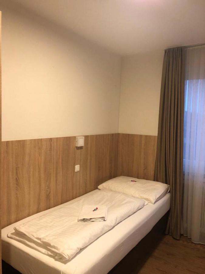 Gastehaus Penny Rooms N Hallein Ngoại thất bức ảnh