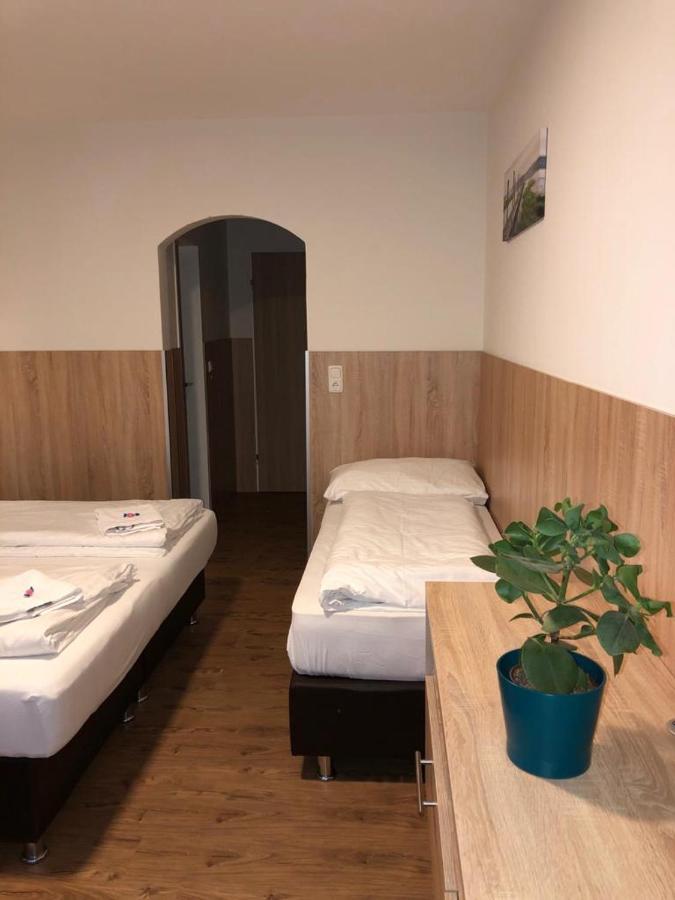 Gastehaus Penny Rooms N Hallein Ngoại thất bức ảnh